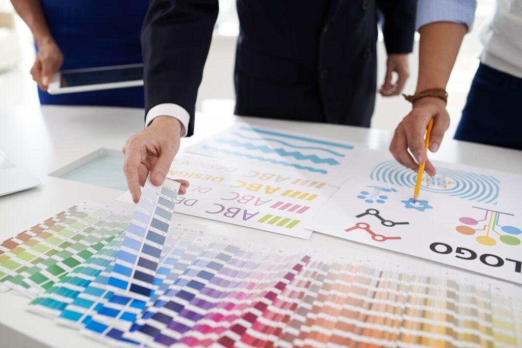 Corporate-Design-Abstimmung mit Farbfächern | Bloecke bedrucken lassen