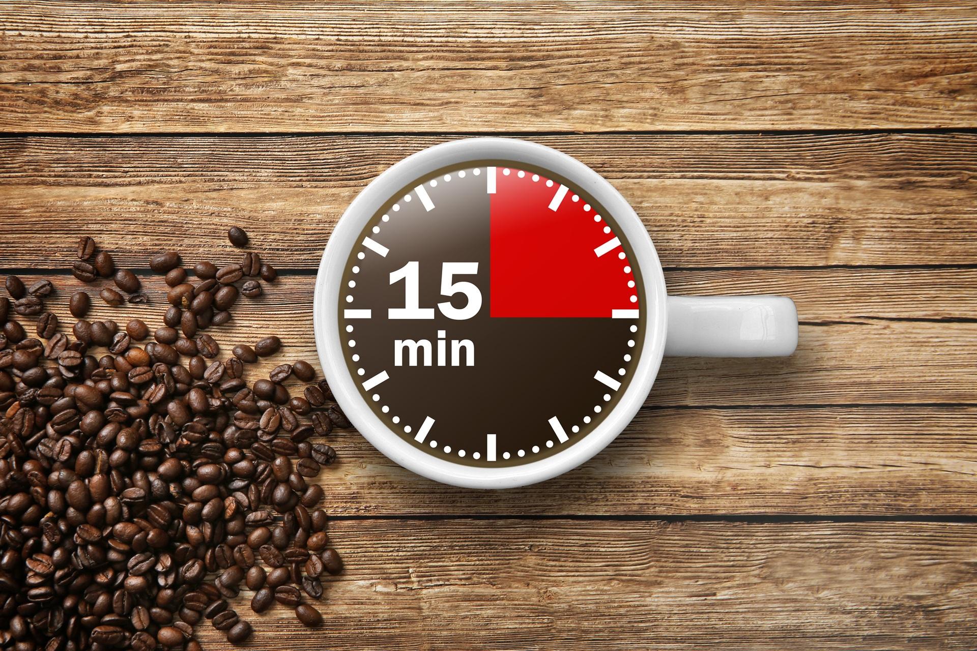 Kaffeetasse mit eingeblendeter Zeitgrafik | Elfbar Liquids

